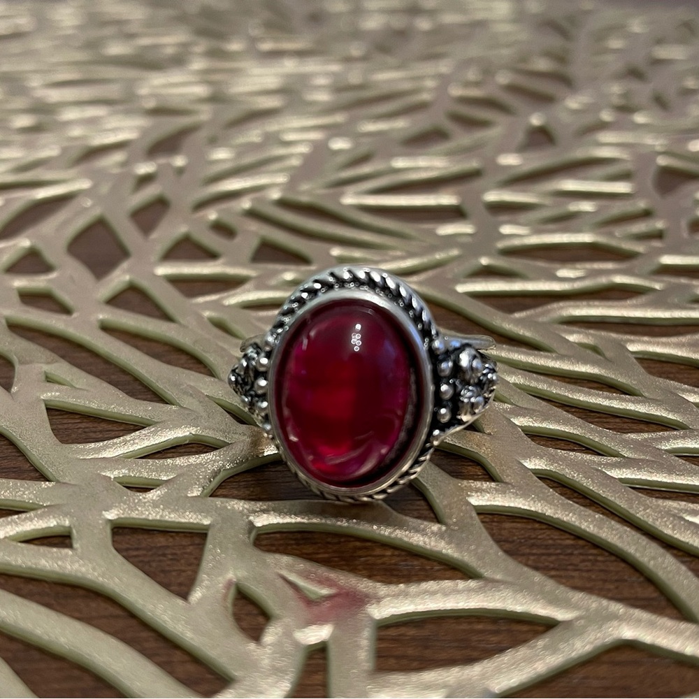Brand New Elegant Silver and Red Gemstone Ring